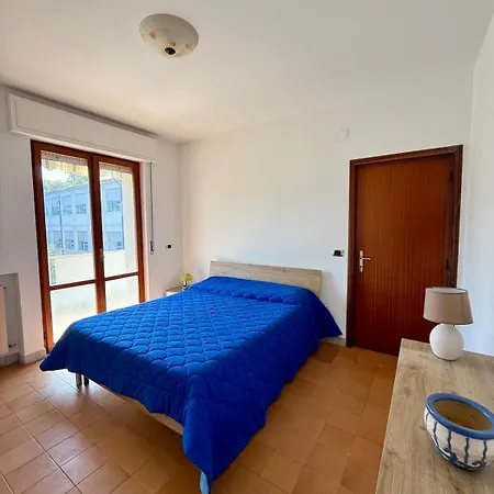 Trilocale, Centralissimo, Mare *